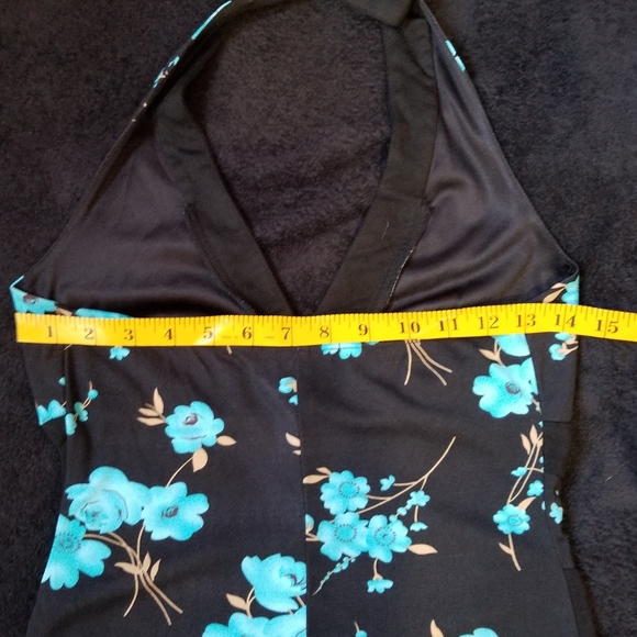 Hawaiian Halter Dress - Picture 4 of 4